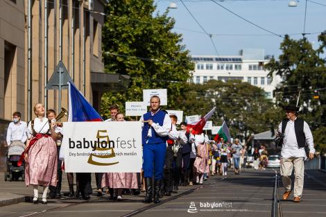 Babylon pod Špilberkem – průvod