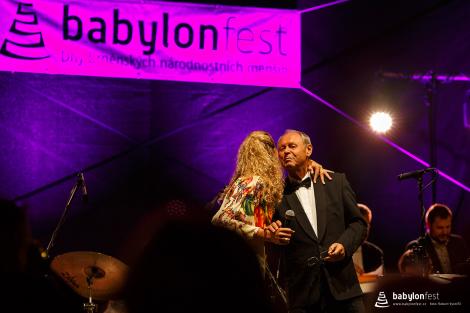 Rozhlasový Big Band Gustava Broma a zpěvačka Zuzana Gamboa