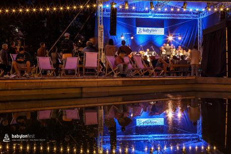 Rozhlasový Big Band Gustava Broma a zpěvačka Zuzana Gamboa