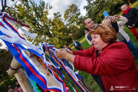 Zahájení festivalu a sázení stromů národů