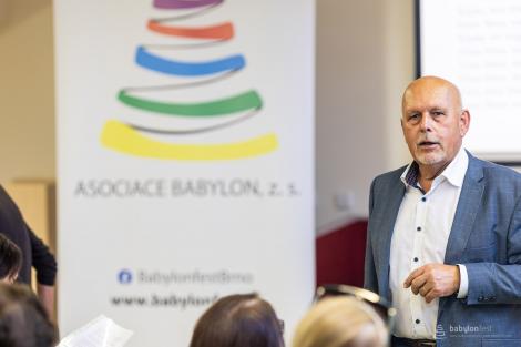 HUDEBNĚ LITERÁRNÍ (POD)VEČER