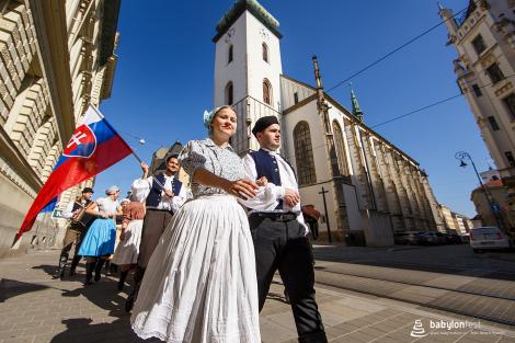 Babylon pod Špilberkem – průvod