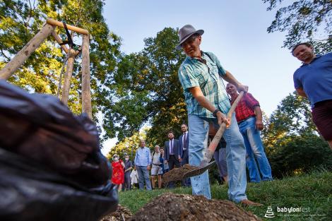 Zahájení festivalu a sázení stromů národů