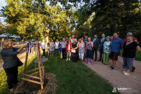 Zahájení festivalu a sázení stromů národů