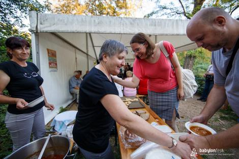 Zahájení festivalu a sázení stromů národů