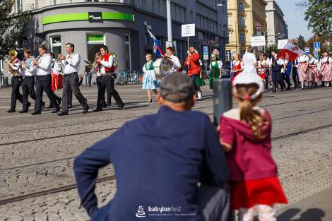 Babylon pod Špilberkem – průvod