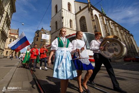 Babylon pod Špilberkem – průvod