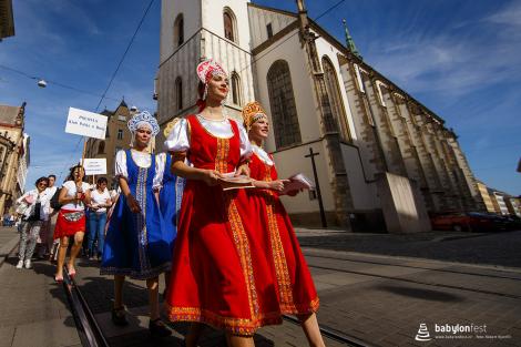 Babylon pod Špilberkem – průvod