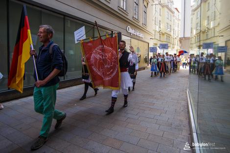 Babylon pod Špilberkem – průvod