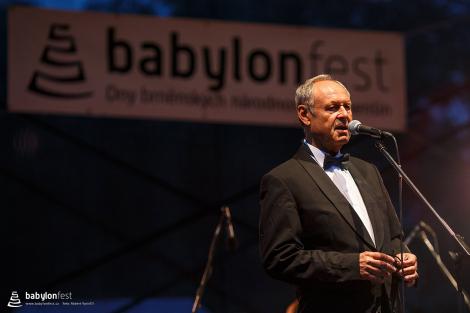 Rozhlasový Big Band Gustava Broma a zpěvačka Zuzana Gamboa