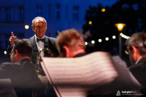 Rozhlasový Big Band Gustava Broma a zpěvačka Zuzana Gamboa