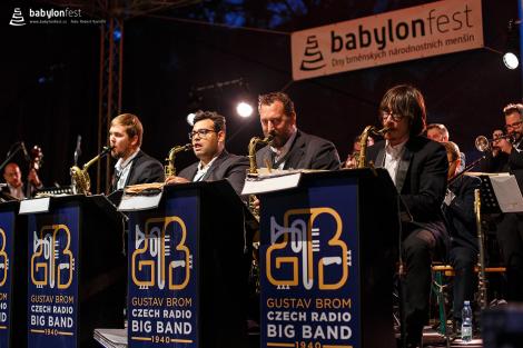Rozhlasový Big Band Gustava Broma a zpěvačka Zuzana Gamboa
