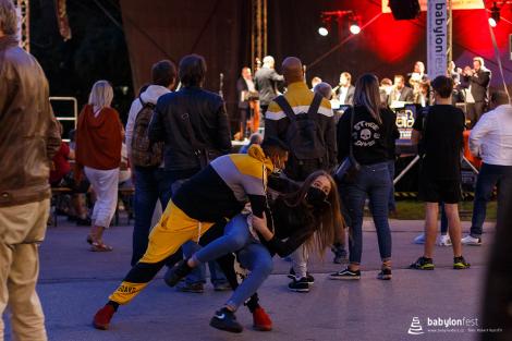 Rozhlasový Big Band Gustava Broma a zpěvačka Zuzana Gamboa