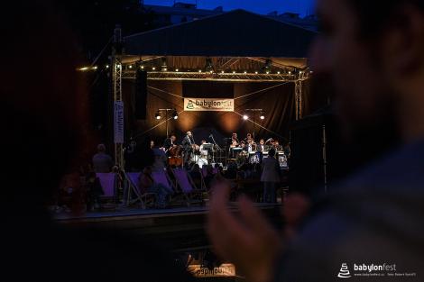 Rozhlasový Big Band Gustava Broma a zpěvačka Zuzana Gamboa