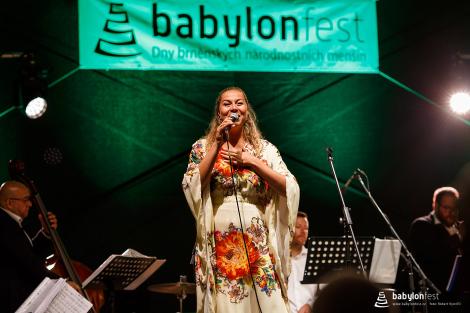 Rozhlasový Big Band Gustava Broma a zpěvačka Zuzana Gamboa