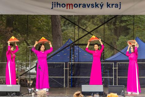 DEN NÁRODNOSTNÍCH MENŠIN JMK