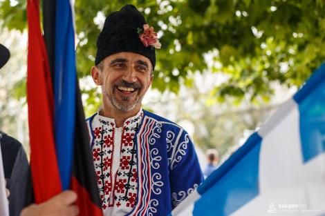 Řeka radosti - krojovaný průvod