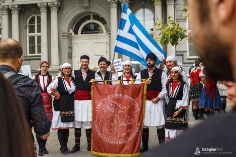 Řeka radosti - krojovaný průvod
