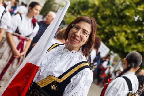 Řeka radosti - krojovaný průvod