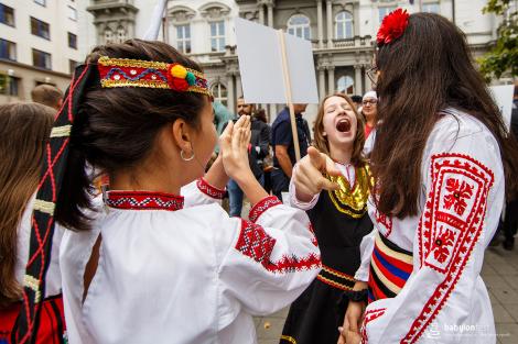 Řeka radosti - krojovaný průvod