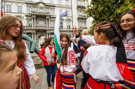 Řeka radosti - krojovaný průvod