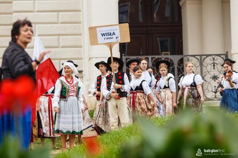 Řeka radosti - krojovaný průvod