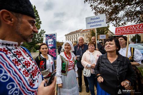 Řeka radosti - krojovaný průvod