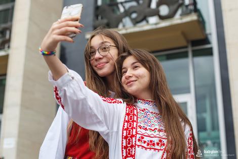 Řeka radosti - krojovaný průvod