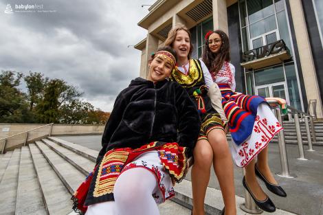 Řeka radosti - krojovaný průvod