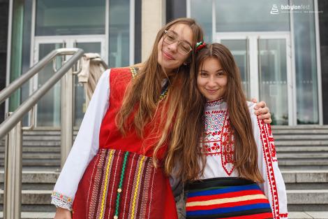 Řeka radosti - krojovaný průvod