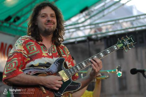 Tam tam Orchestra a Tam Tam Batucada – Babylonfest pro Divadelní svět, Divadelní svět pro Babylonfest