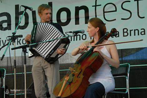 Babylonfest – den první – Bezobratři