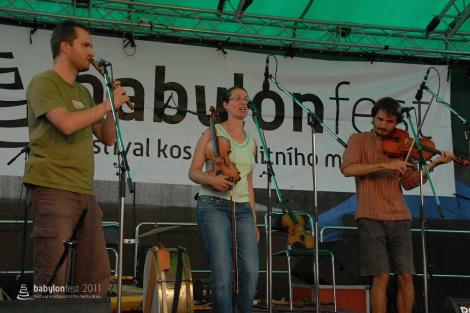 Babylonfest – den první – Bezobratři