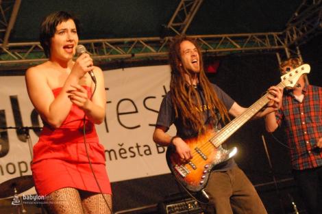 Babylonfest – den první – The Spankers