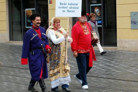 Folklor minorit – Duhové náměstí