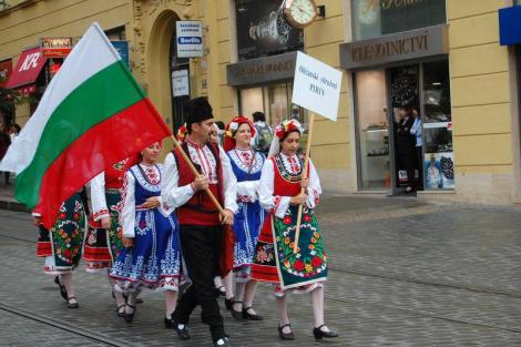 Folklor minorit – Duhové náměstí