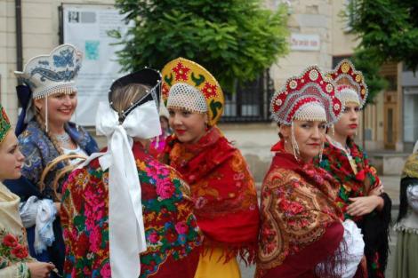 Folklor minorit – Duhové náměstí