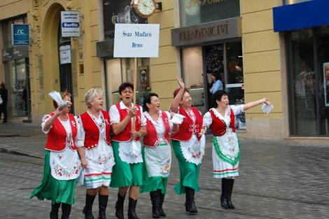 Folklor minorit – Duhové náměstí