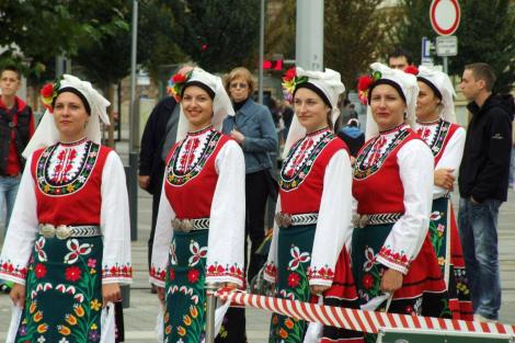 Folklor minorit – Duhové náměstí