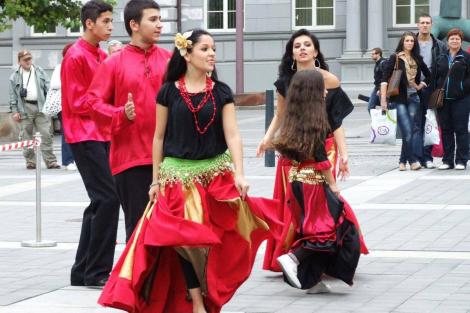 Folklor minorit – Duhové náměstí