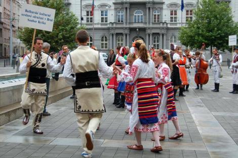 Folklor minorit – Duhové náměstí