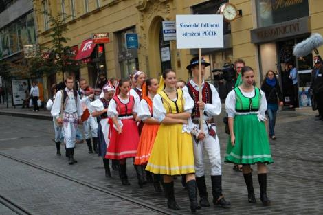 Folklor minorit – Duhové náměstí