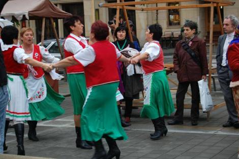 Folklor minorit – Duhové náměstí