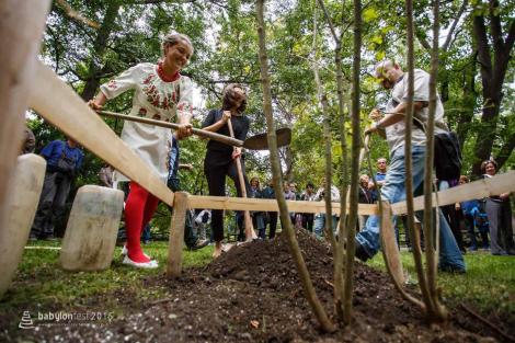Stromy národů – slavnostní vysazení národních stromů Poláků a Ukrajinců.