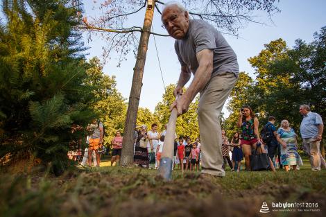 Slavnostní vysazení národních stromů Vietnamců a Rusínů v brněnském parku Lužánky