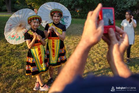 Slavnostní vysazení národních stromů Vietnamců a Rusínů v brněnském parku Lužánky