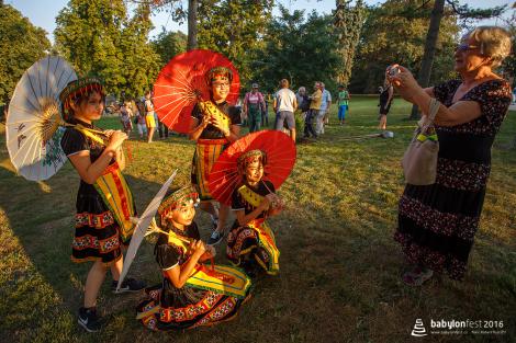 Slavnostní vysazení národních stromů Vietnamců a Rusínů v brněnském parku Lužánky