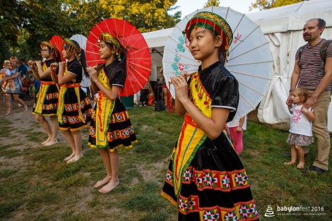 Slavnostní vysazení národních stromů Vietnamců a Rusínů v brněnském parku Lužánky