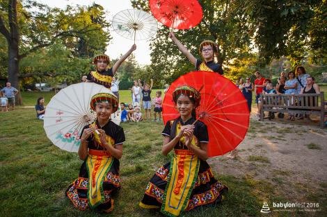 Slavnostní vysazení národních stromů Vietnamců a Rusínů v brněnském parku Lužánky