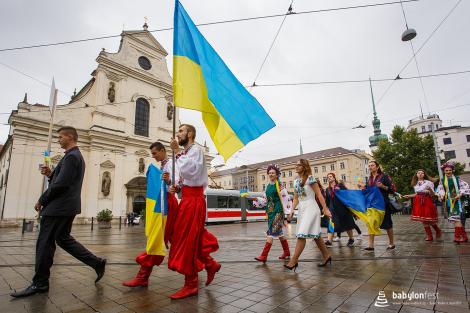 Duhové náměstí – průvod